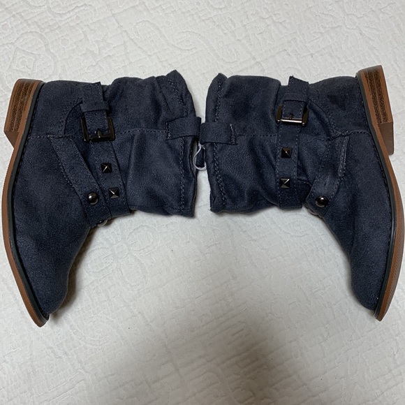 7US Faux Suede Boots by Old Navy - Picture 10 of 15